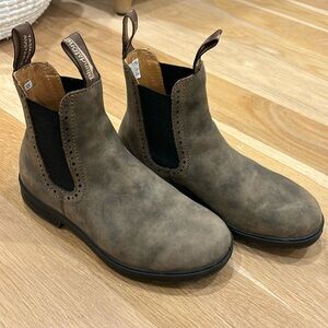 Women’s Blundstone 
High-Top Boots size Aus 4/ US 7
